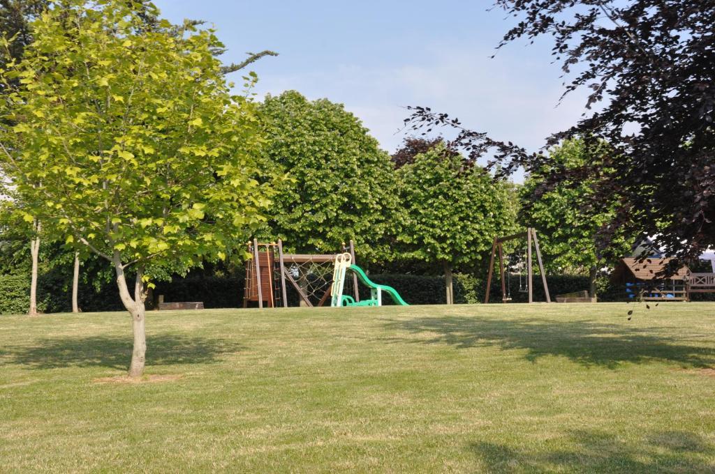 Du Domaine Du Grenier Сasa de vacaciones Yffiniac